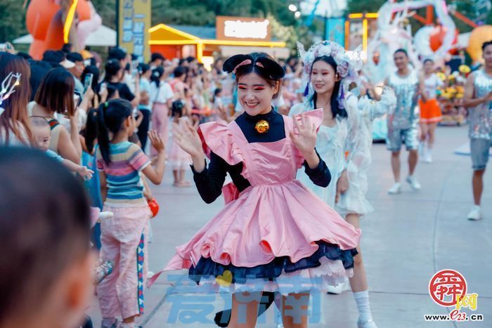 连开51天，济南方特泼水电音节带你嗨翻这个夏天！