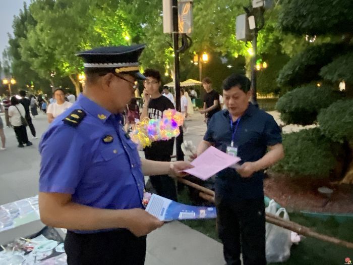 法度和温度并重 烟火与秩序同行 济南市区联合执法规范整治占道经营