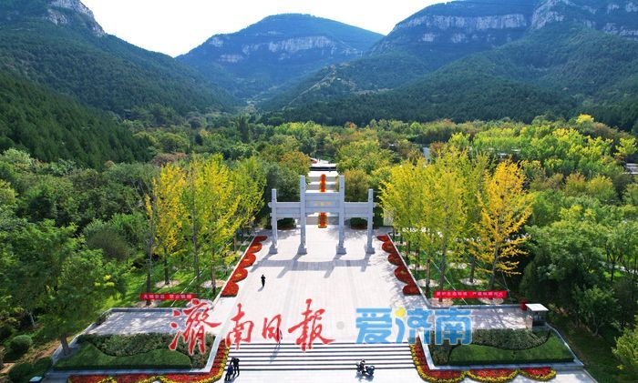 金秋染林间 佛慧山景区秋色引客来