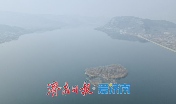 泉城年味气氛组已就位，是“蛇”候过年啦！