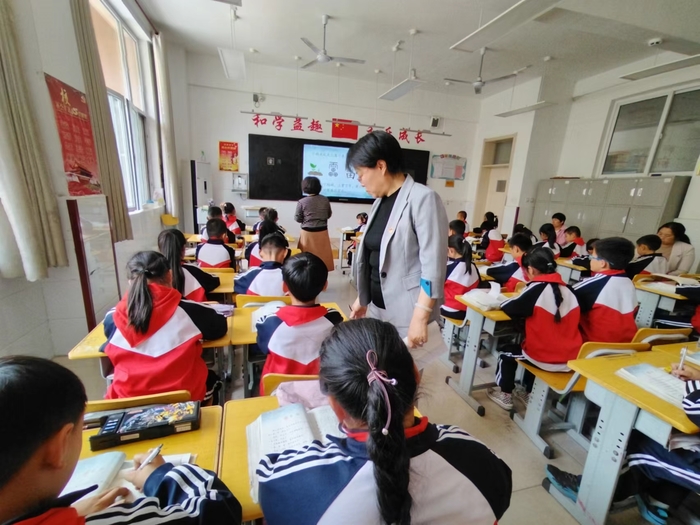 以研促教 助力成长 张家洼白龙店小学迎听评课调研