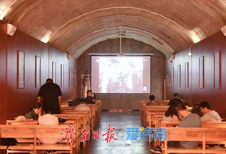 一年四季 泉在济南丨温差接近20℃，济南这处“天然空调房”人气足