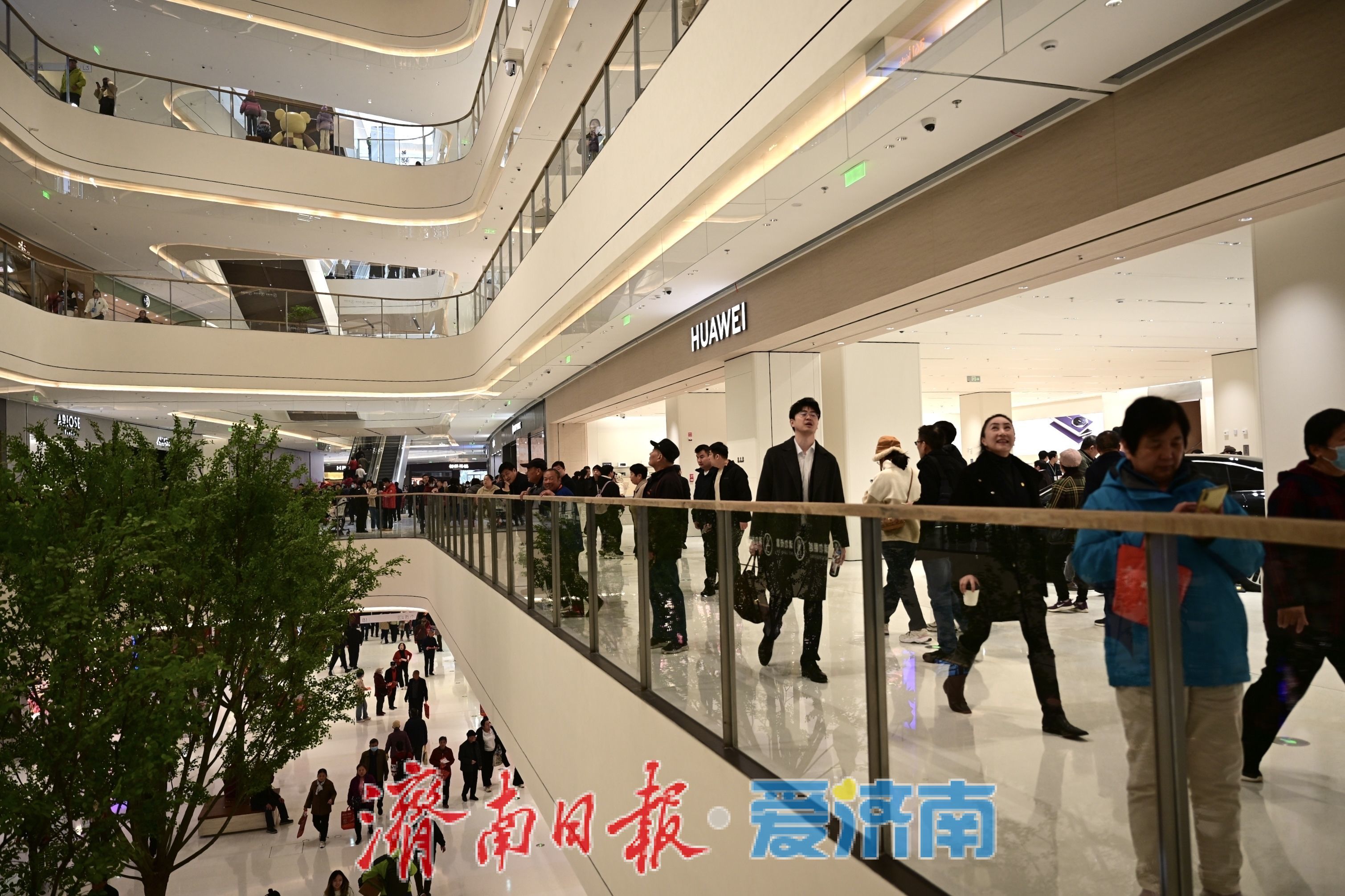 济南西城新地标崛起 龙湖天街开业引爆消费热潮