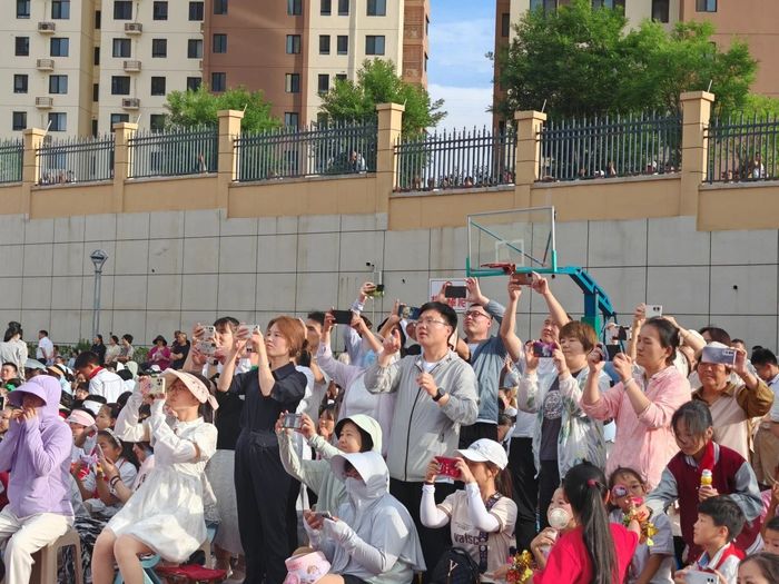 高新区景汇小学第三届艺术节暨庆“六一”社团缤纷秀热闹上演