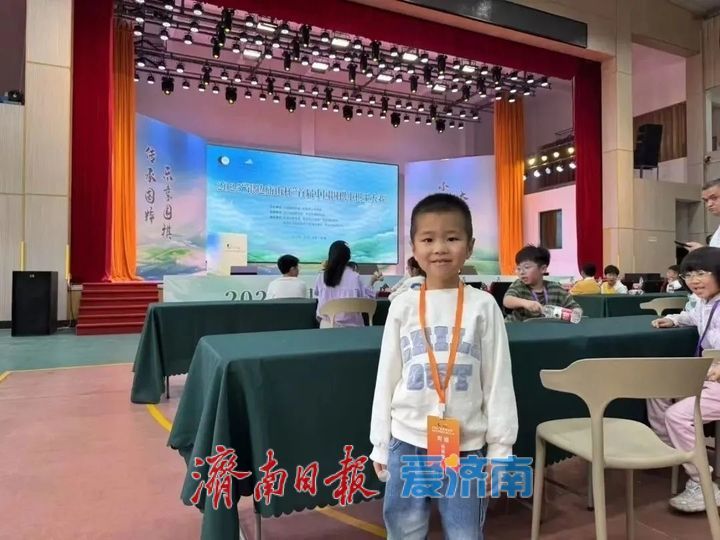 济南高新区7岁围棋少年创下全国段位新纪录