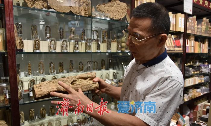平凡铺子，鲜活江湖：济南英雄山文化市场的匠人时光