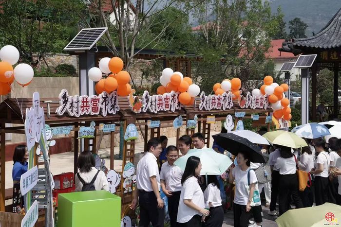 华润万象生活“万象守护 爱育希望”2026公益助学活动启幕