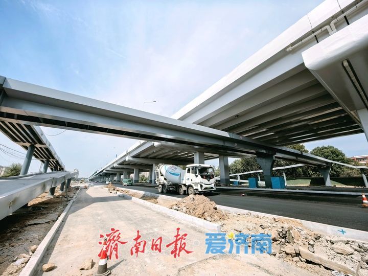 项目强省会｜隔音声屏障、交通标识牌陆续安装，济南工业北路快速路东延全速冲刺10月通车