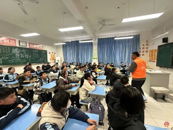 防溺自救 “课”不容缓 章丘普集街道社工站开展儿童“防溺水”课堂活动