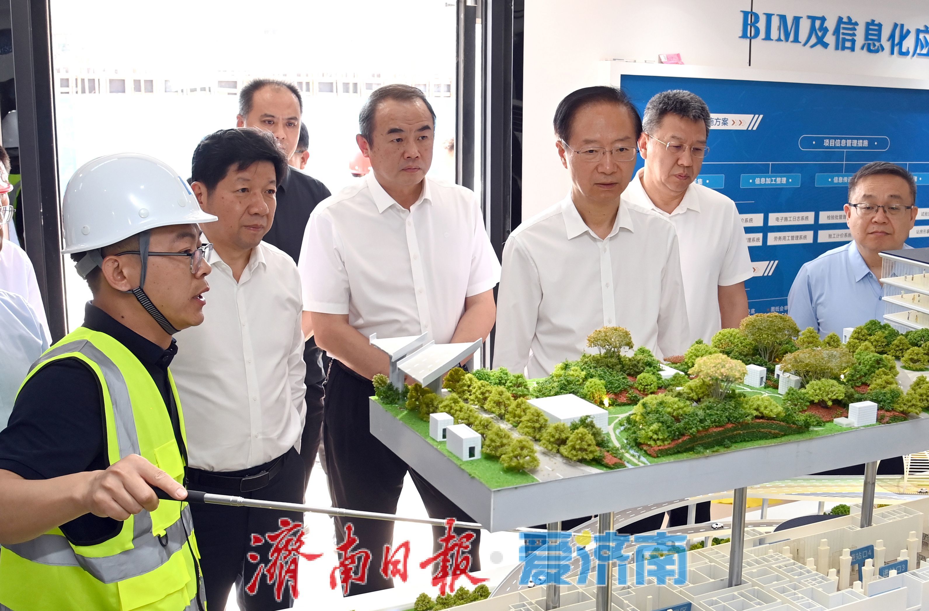 让重要交通项目更好惠及沿线群众助力区域高质量发展 韩金峰带领部分住济省人大代表调研济滨高铁项目