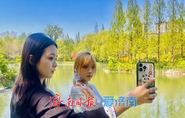 济南森林公园春日如画 市民踏青享“森呼吸”