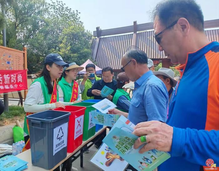 市智管中心联合槐荫区城管局、匡山街道开展“党建引领聚人心 垃圾分类我先行”主题宣教服务活动