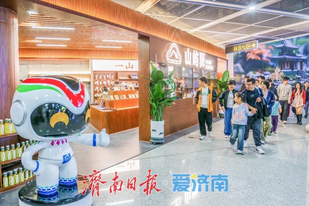 吃喝玩乐体验拉满，地铁站里真有“逛头儿”！