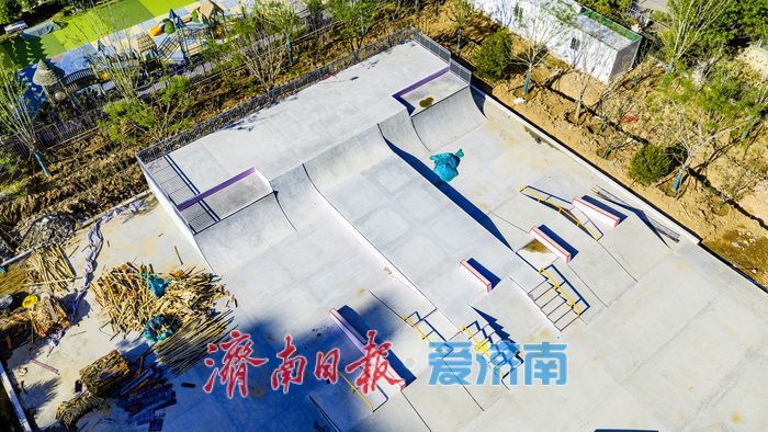 济南西客站运动公园加速建设，滑板场地成型