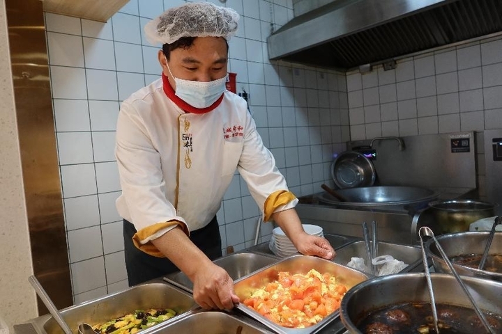 济南这家祖传三代的把子肉“火”了，店主更有多重“身份”