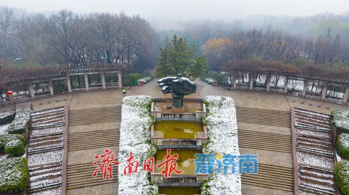 节后春雪添雅韵 济南森林公园解锁冬春交融新景致