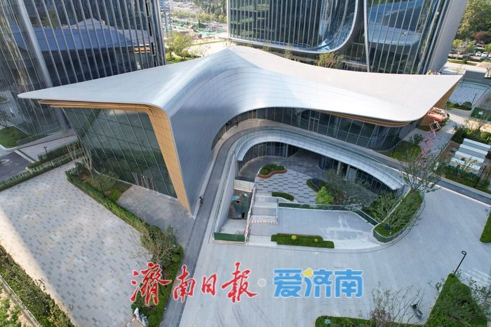 济南东部流线“L”型特色建筑未来感十足