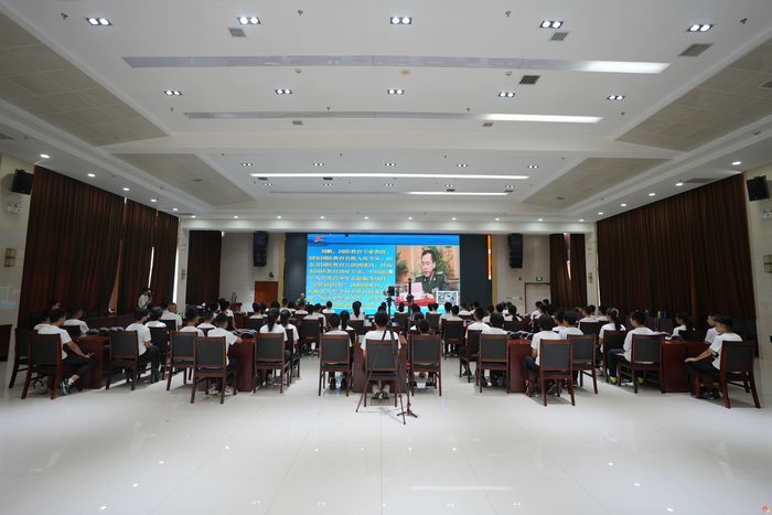 迷彩青春正当时——2025年济南青少年军事体验活动第四期热血开营