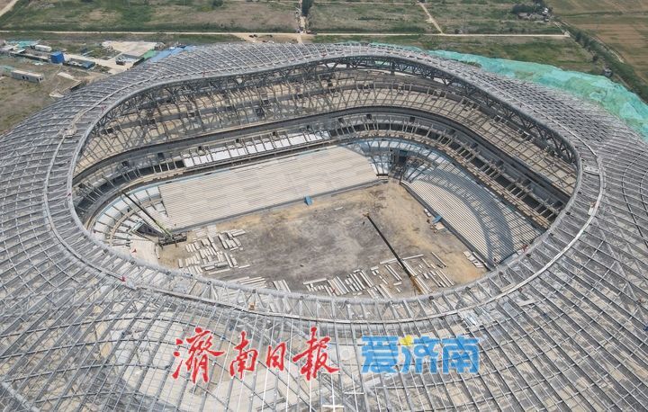 “一场两馆”黄河北岸拔地而起，济南黄河体育中心建设跃马扬鞭