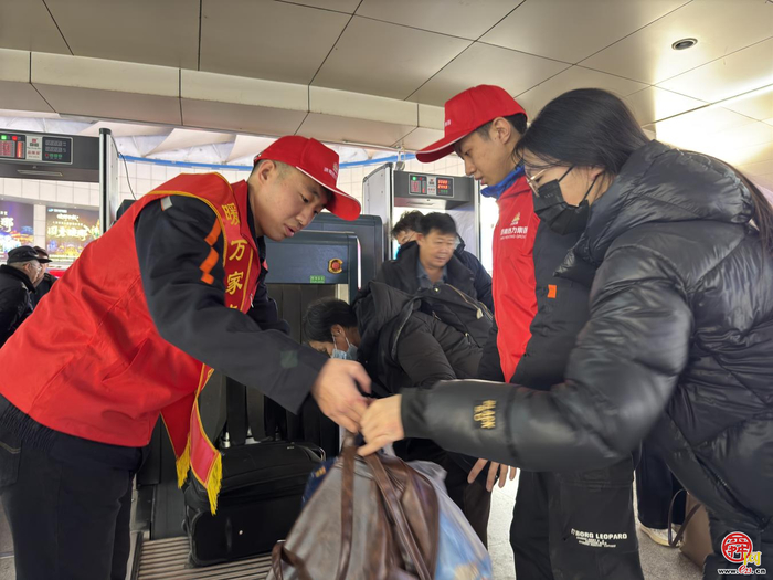 “暖冬行动” 温暖同行 济南热力集团组织开展护航春运活动