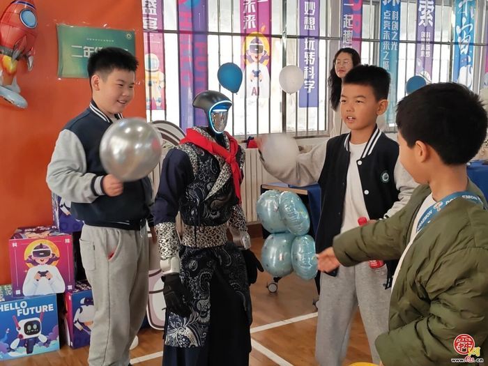 像科学家一样思考，像工程师一样实践！济南市市中区泉泽小学举办科技游园会