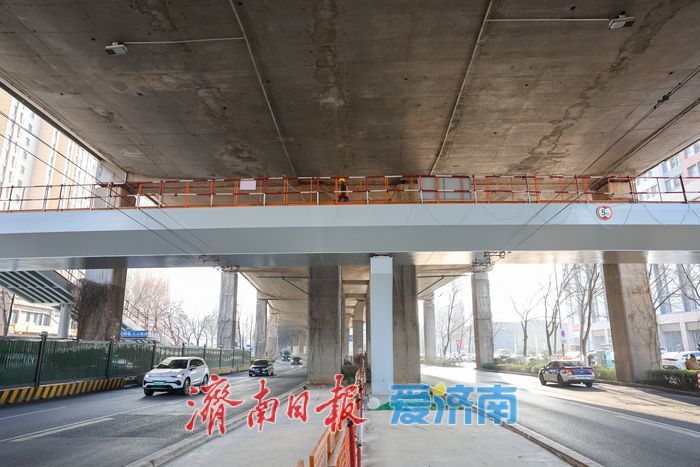 项目强省会｜全福立交桥西侧将新添一座人行天桥 现已完成主桥吊装