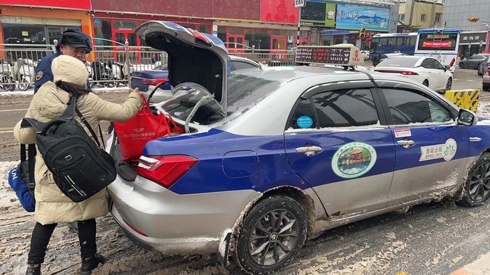 以雪为令，全市昼夜奋战扫雪除冰保畅通