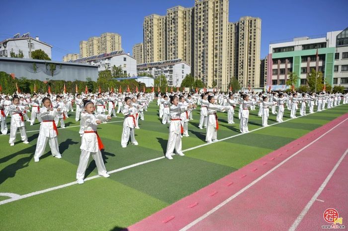 身上有汗、眼里有光丨济南市市中区爱都小学以“限时禁左”推进“健康第一”