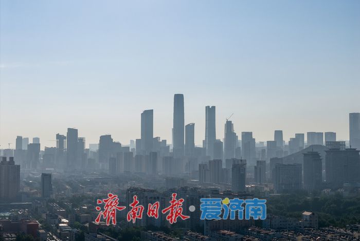 一城秋意，半入丹青