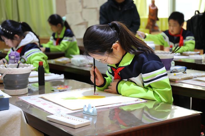 百年积淀育桃李 生命正燃启新程——纬二教育集团第六届创新项目阶段性成果研讨（纬二校区专场）暨济南市纬二路小学建校105周年纪念活动成功举行