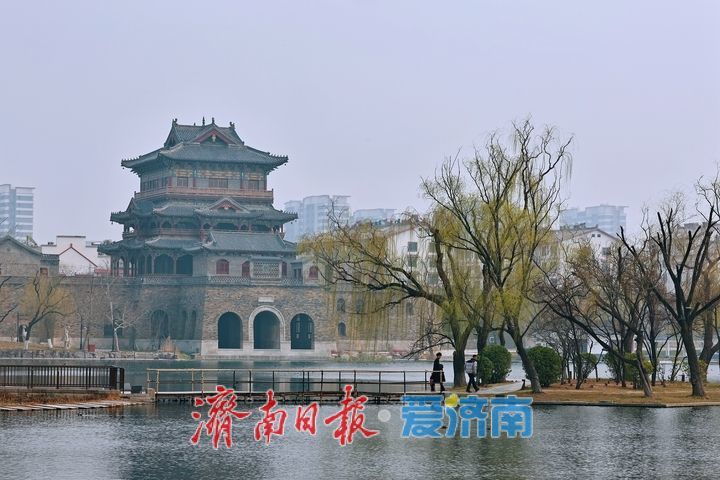 泉涌新绿满园春 百脉泉公园绘就春日盛景