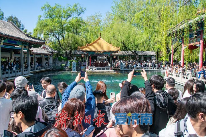 清明当天，济南30家重点监测景区接待游客73.35万人次