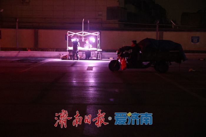 济南老东门早市：凌晨四点半开始的市井人生