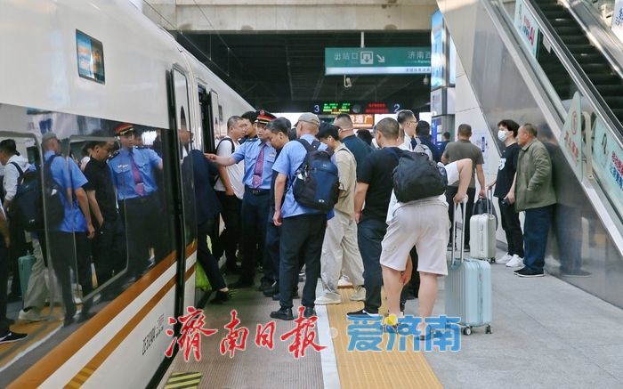 济南三大火车站端午小长假运输启动，预计发送旅客83.5万人次