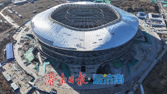 项目强省会｜济南黄河体育中心专业足球场“天空骨架”完成吊装
