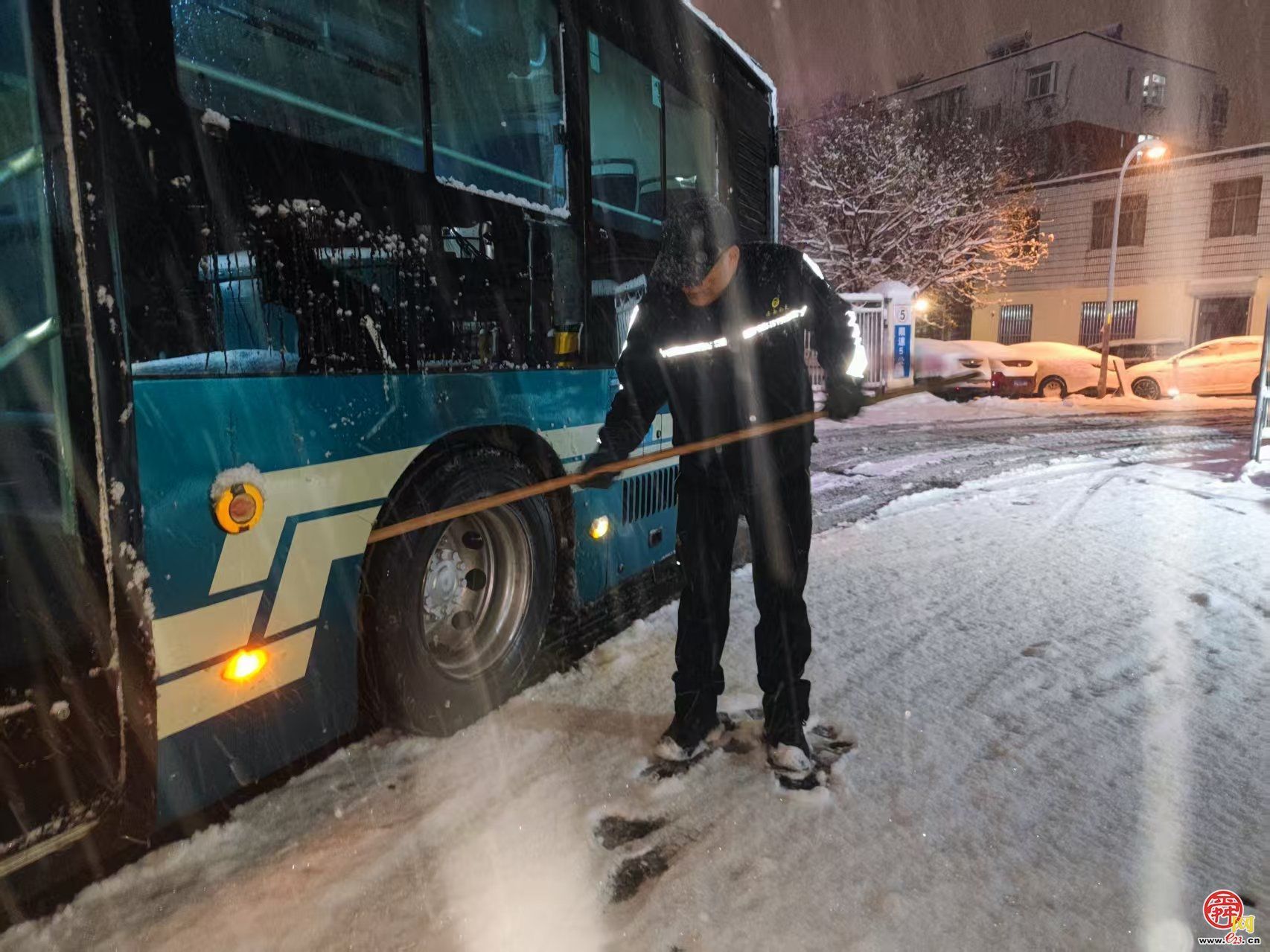 济南公交全力护航温暖市民出行路
