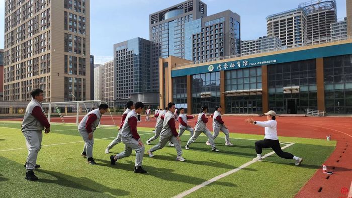 青春赛道•体惠泉城 济南市体育局青年理论学习小组开展迎“五四”体育志愿服务进校园主题活动