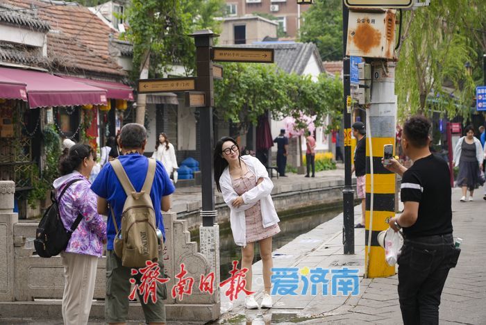 一年四季 泉在济南丨雨润泉城，老城古韵别样浓