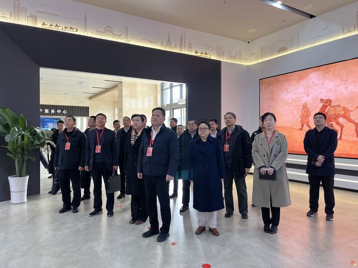 市政协开展月度商量——为中欧班列集结中心建设汇智聚力