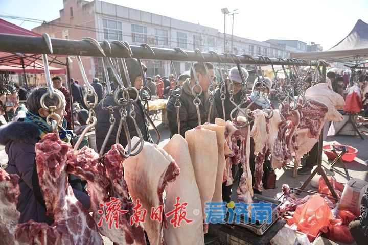 赶大集 品年味 感受人间“烟火气”