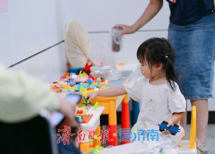 38℃的济南，地铁站变身“清凉驿站”