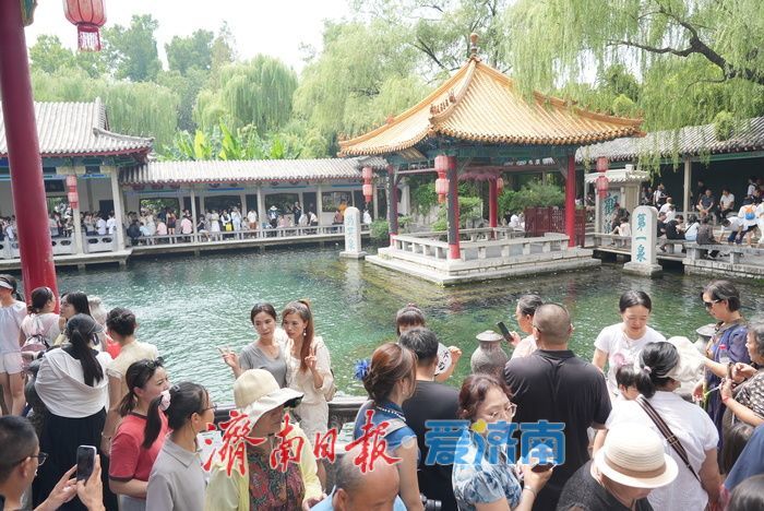 一年四季 泉在济南丨“趵突腾空”胜景在线 游客纷至沓来赏泉韵