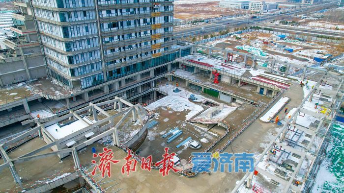 济南工程医疗大数据中心公交枢纽项目主体结构封顶