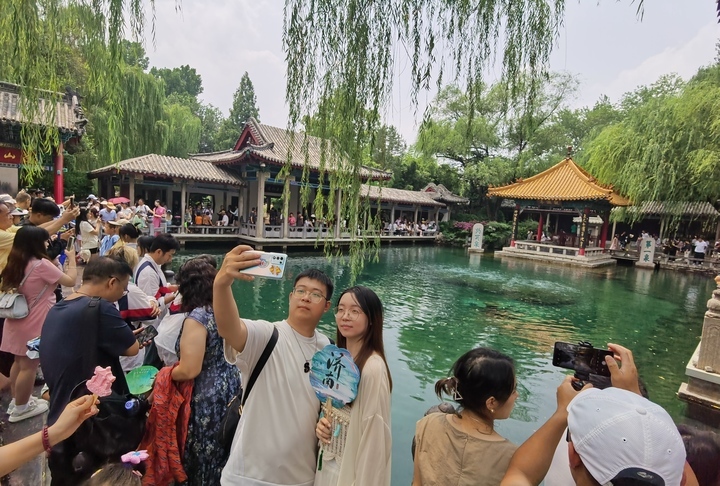 趵突泉水位节节攀升，“水涌若轮”景观已渐显