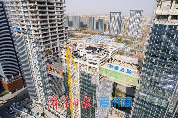 项目强省会｜万融云城二期项目空中连廊串联三塔，将重塑西城天际线