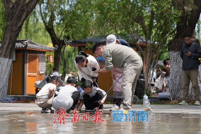 一年四季 泉在济南｜立夏时节市民游客乐享曲水亭街亲水时光