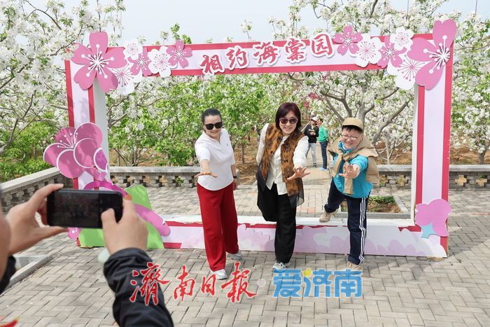 千亩海棠盛放寄母山 赏花经济激活乡村增收