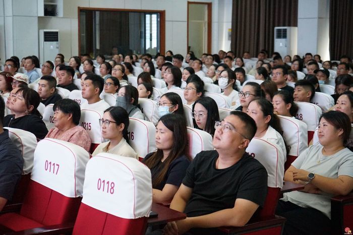 家校同心启新程 携手共育助成长——殷陈小学举行一年级迎新暨家长会活动