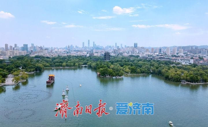 一年四季 泉在济南丨泉城初夏巧云伴，一城山色半城湖