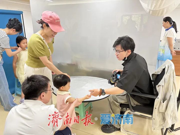 建筑新村街道熙霖苑社区 打造有温度的儿童节“专属勋章”